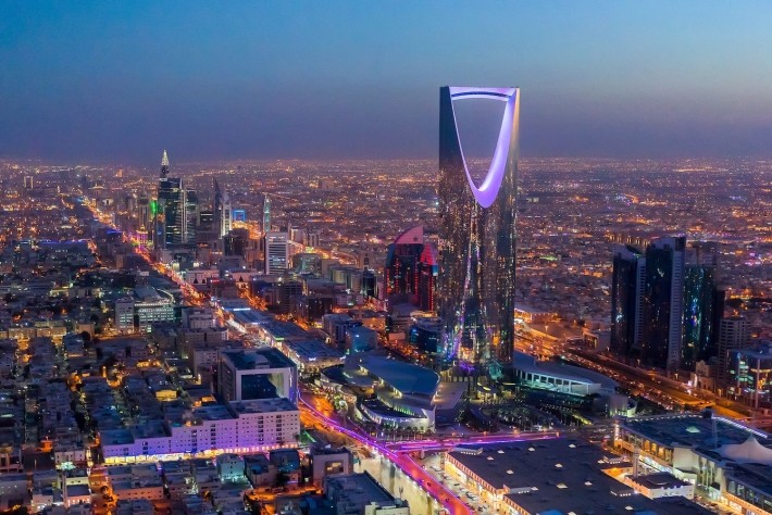 Miliarde de dolari curg în Arabia Saudită. Și nu e vorba doar de petrol