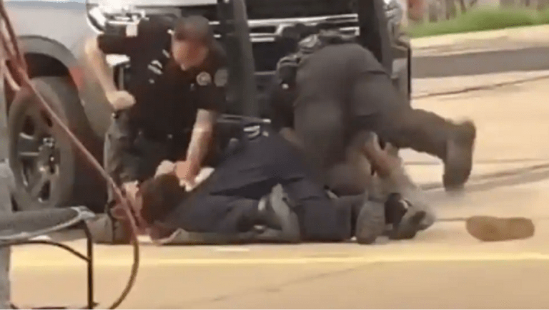 Scenă de violență incredibilă a poliției americane. Video șocant din Arkanasas