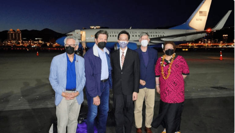 Furie la Beijing. Al doilea grup de parlamentari din SUA a aterizat în Taiwan