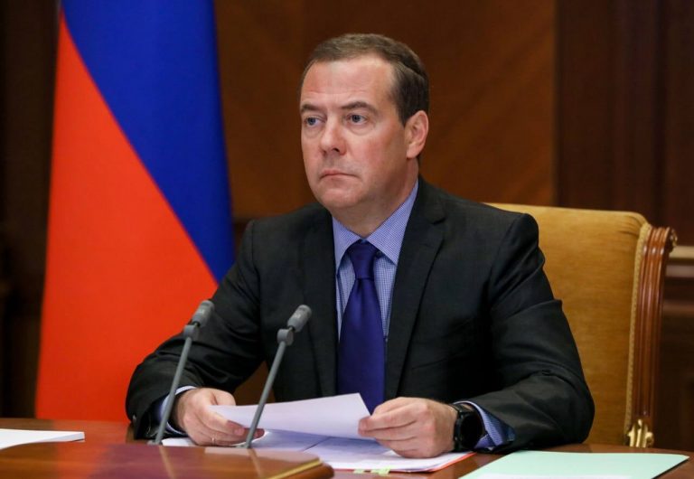 Medvedev iese din nou la rampă. „Împărțirea liniștită” a Ucrainei, mai bună decât un război mondial. A menționat numele României