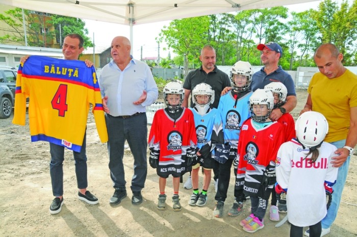 Președintele Federației Române de Hochei pe Gheață a vizitat șantierul viitorului patinoar Berceni Arena, care va fi realizat de Primăria Sectorului 4