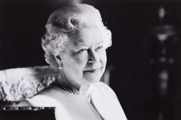 Funeraliile Reginei Elisabeta a II-a. Imagini LIVE de la Londra/ Regele Charles i-a adus un omagiu mamei sale – VIDEO
