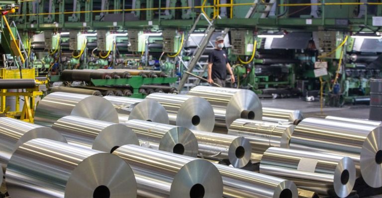 Se închid uzinele. Europa va rămâne fără aluminiu?