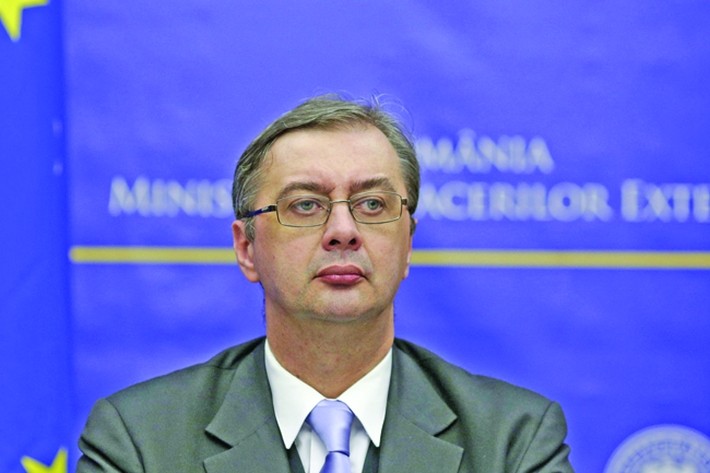 Ciucă, atac la baionetă: Chifu, în locul lui Dîncu!