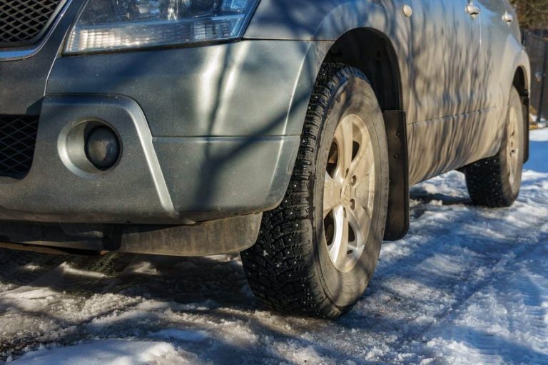 Registrul Auto Român, anunț important pentru ȘOFERI! Ce trebuie să știe despre anvelopele de iarnă. Când trebuie