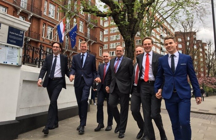 Gata, suntem stat LGBTQ! Mark Rutte, CU SOȚUL în România!