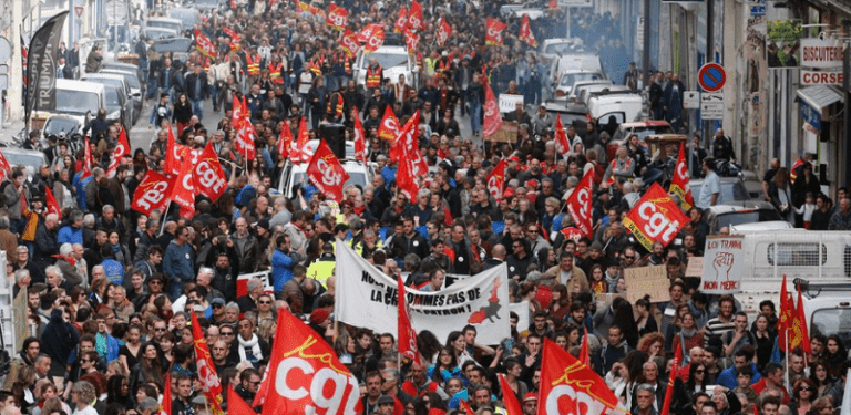 Benzinarii îi dau foc lui Macron. Apel la grevă națională în Franța / Proteste uriașe așteptate la Paris -VIDEO