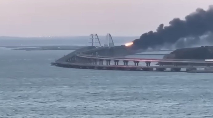 Ucraina se mândreşte cu distrugerea podului Kerci, dar nu şi-a asumat oficial. Au răsucit cuţitul în rana ruşilor (VIDEO)