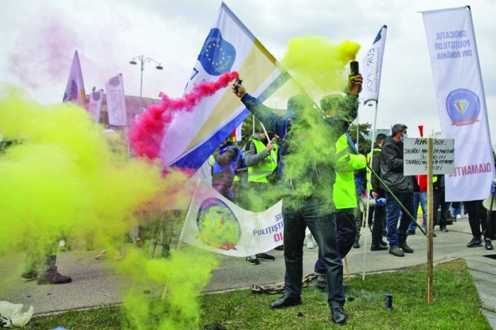 Răscoala polițiștilor. Angajații MAI atacă sistemul