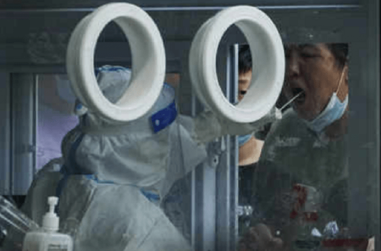 Cod roșu în China, Covid-19 lovește iar orașul Wuhan, epicentrul pandemiei. 800.000 de oameni, în lockdown / Casele și străzile sunt sigilate