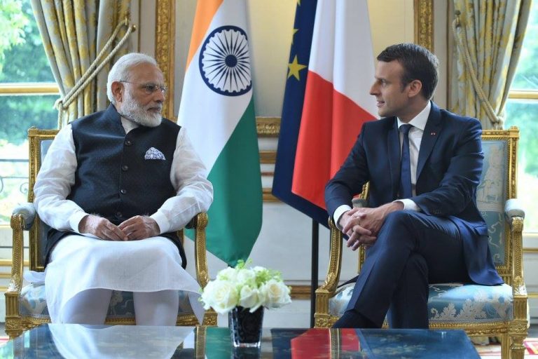 Franța vrea să-i fure Rusiei principalul client de armament. Ambițiile lui Macron în regiunea Indo-Pacific