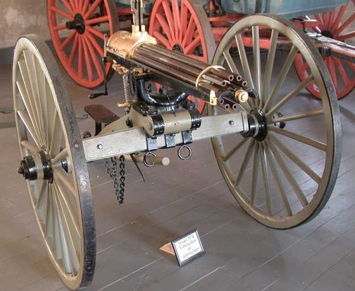 Mitraliera Gatling și ruleta rusească