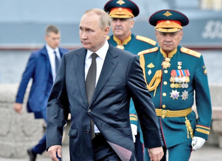 Nu pierde războiul, dar nici nu-l câștigă. Putin, agentul haosului