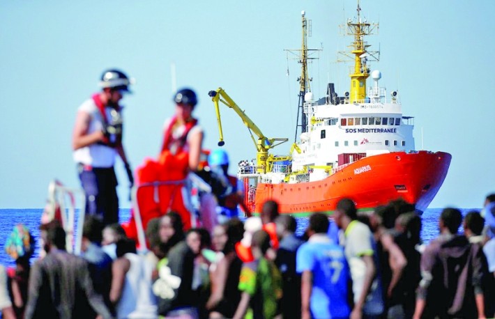Salvarea migranților în Mediterana – o afacere privată