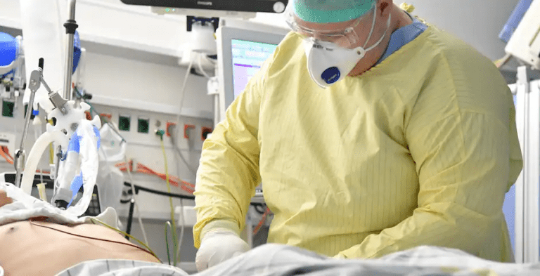 România, la un pas de epidemie de gripă. Spitalele sunt pline de bolnavi / Avertismentul medicilor