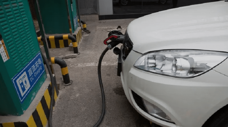 Masini electrice și cererea europeană. Exporturile de din China ating un nivel record