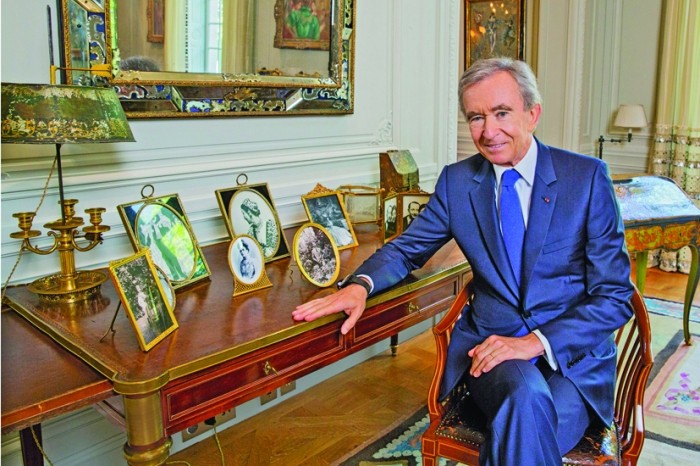 Luxul la putere. Cine e discretul Bernard Arnault, cel mai bogat om din lume