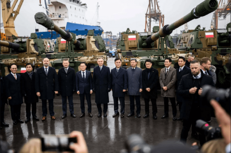 Polonia primește primele tancuri și obuziere din Coreea de Sud / Frustrare la Washington