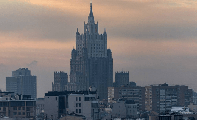 Baie de sânge la Moscova: 143 de oameni au murit, 28 de cadavre în toaletă! Primele arestări făcute în Rusia (VIDEO)