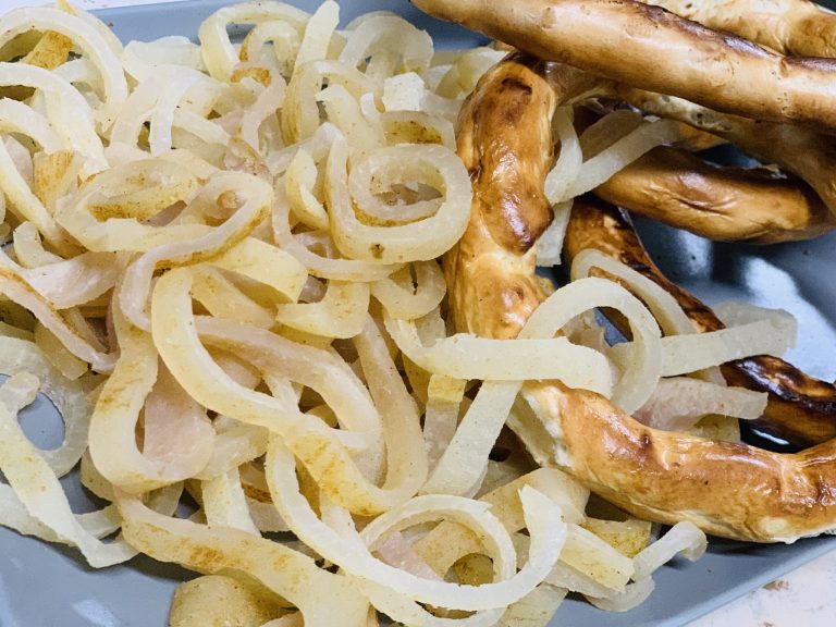 Șoriciul a ajuns delicatesă. Cât costă 100 de grame, înainte de sărbători, în târguri și supermarketuri
