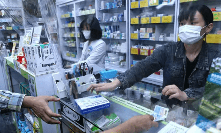Covid-19, muniție de război cu China. Taiwan restricționează vânzarea de medicamente, să nu ajungă pe continent