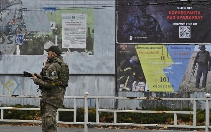 Ucraina, sezonul vânătorii colaboratorilor rușilor. Un oraș polițienesc