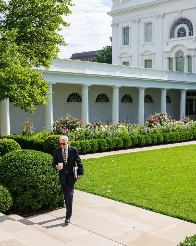 BOMBĂ: noi DOCUMENTE CLASIFICATE găsite într-o altă locație folosită de Joe Biden!