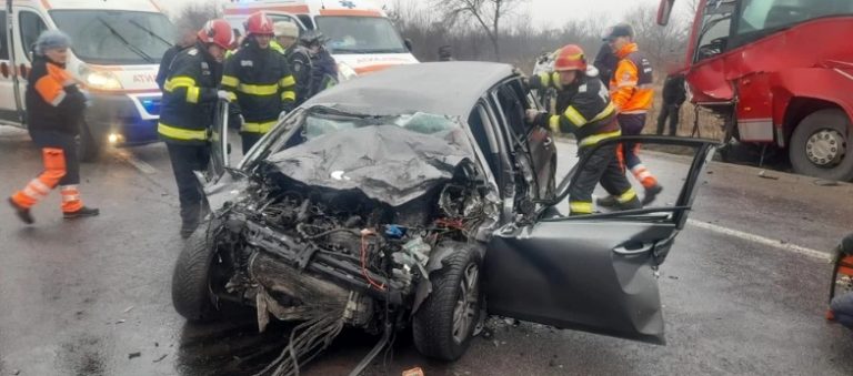 „Drumul morţii” a mai făcut două victime. Accident groaznic pe DN2, la Moviliţa!