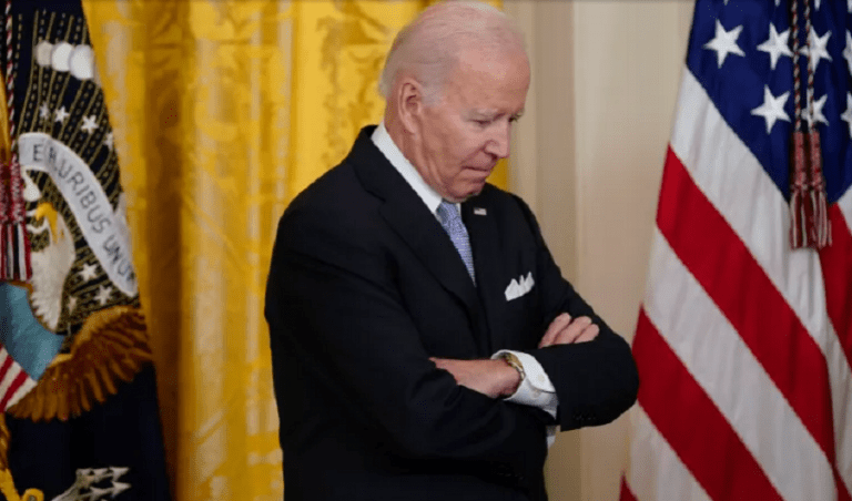 Schelete în dulapul lui Biden. Documente clasificate, descoperite în biroul privat al președintelui / Trump râde la urmă
