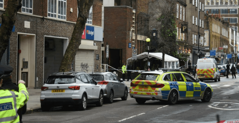 TERORISM la Londra?! O mașină a intrat în clădirea unei școli primare! S-a soldat cu victime (VIDEO)