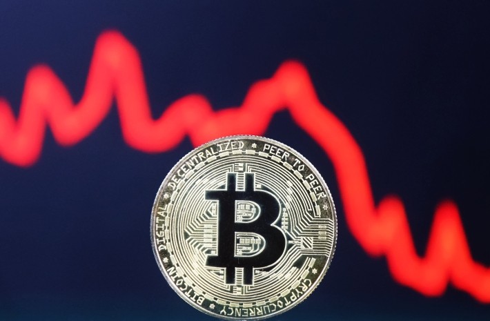 Bitcoin, predicțiile anului: o creștere cu 1400% sau o prăbușire de 70%