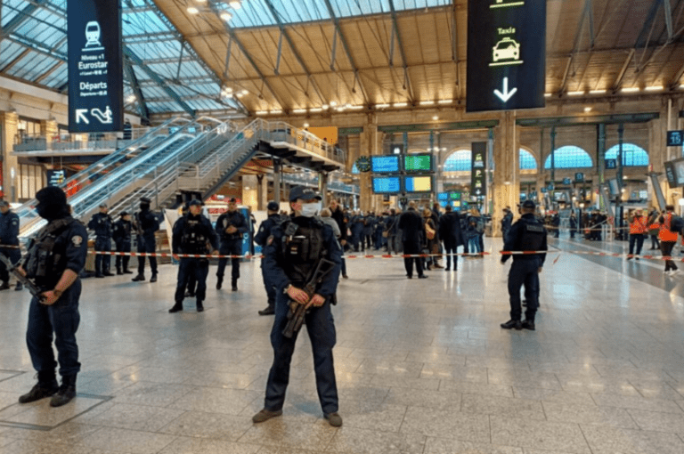 Atac cu cuțitul în cea mai mare gară din Paris. Poliția a deschis focul, sunt mai mulți răniți – VIDEO