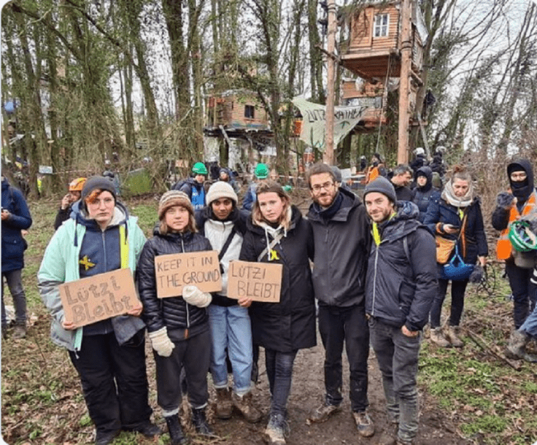 Greta Thunberg începe lupta, în copaci și prin tunel. Proteste anti-cărbune în Germania, sunt așteptate 8.000 de persoane – VIDEO
