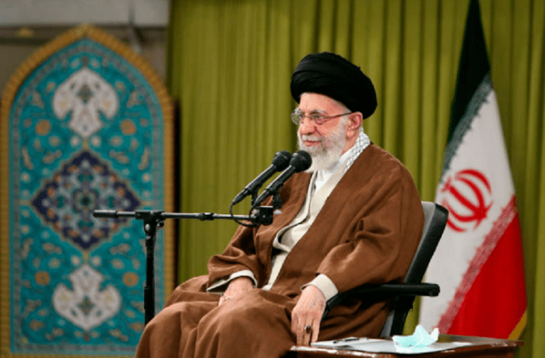 Caricaturile Charlie Hebdo escaladează tensiunile Iran-Franța. Ultima măsură luată de Teheran