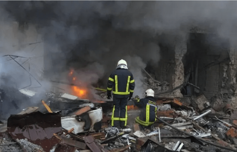 RĂZBOI ÎN UCRAINA. Rusia bombardează infrastructuri cheie din Kiev