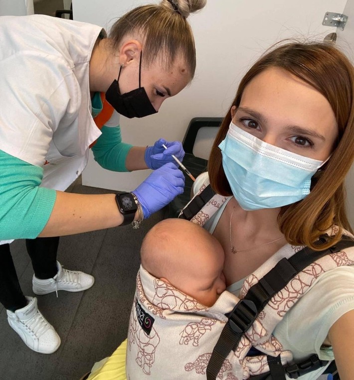 Vaccinare cu orice preț. Pfizer Omicron, băgat, fără studii clinice, la prima doză