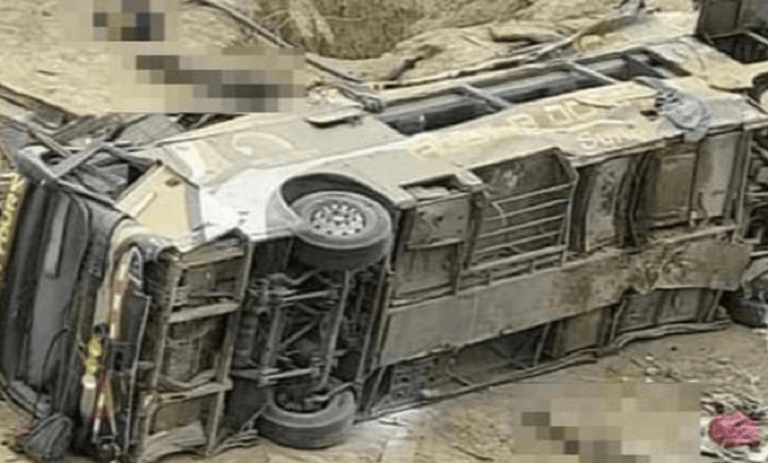 Accident înfiorător în Peru. Un autobuz a căzut de pe faleză, cel puțin 24 de morți – VIDEO