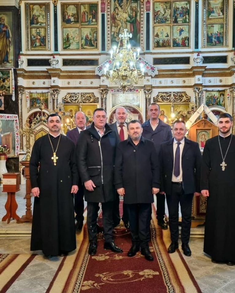 Cârciu și delegația DRP, vizită în Ucraina. La slujbă alături de românii din Solotvino și o deplasare în Transcarpatia: „Acordăm o atenție deosebită comunităților istorice din apropierea granițelor țării”