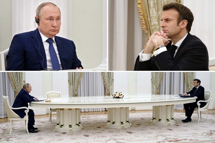 Ultimele zile de pace din Ucraina: cum a fost păcălită  Europa la masa lungă a lui Putin
