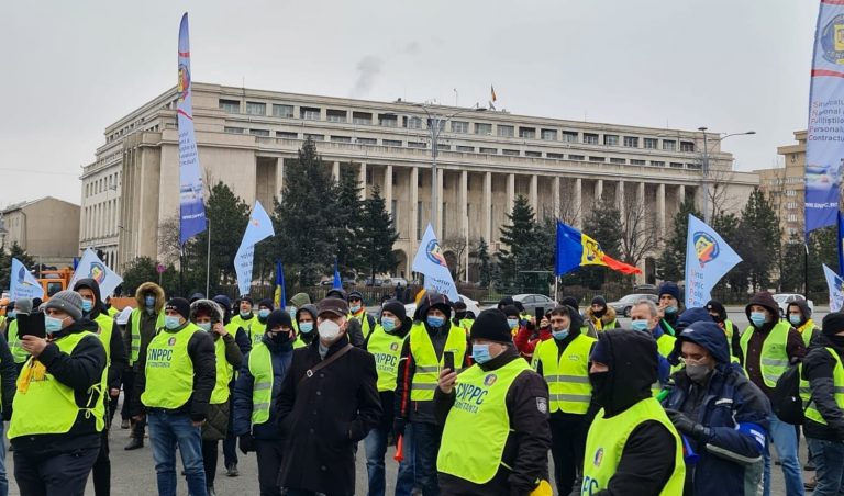 Ies în stradă, în Capitală! Protest al cadrelor militare disponibilizate și al polițiștilor, în Piața Victoriei