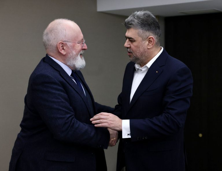 Ciolacu a făcut marele anunț pentru fermierii români, după discuțiile cu Timmermans: „Vor primi un nou ajutor financiar”