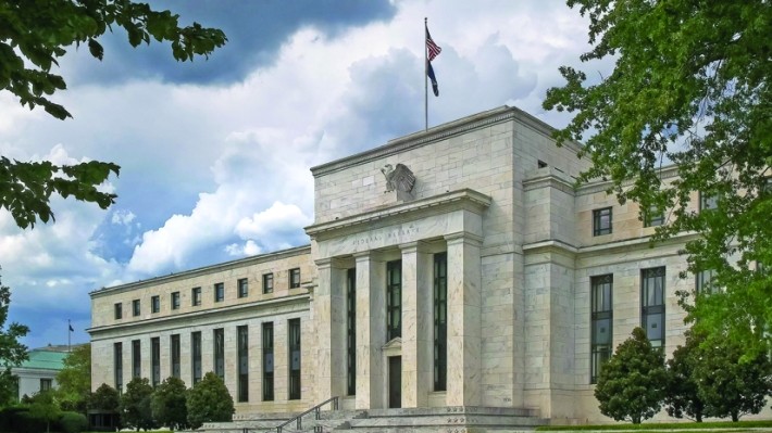 Bancherii americani încarcă tunul monetar