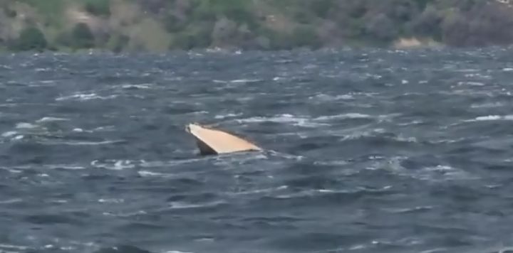 UPDATE Barcă scufundată în Lacul Siutghiol! Intervenție contracronometru a salvatorilor – VIDEO
