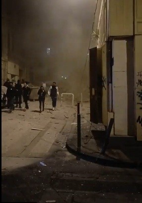 Decor de război la Marsilia: o clădire s-a prăbușit, în urma unei explozii! 10 oameni sub dărămături, 6 răniţi (VIDEO)