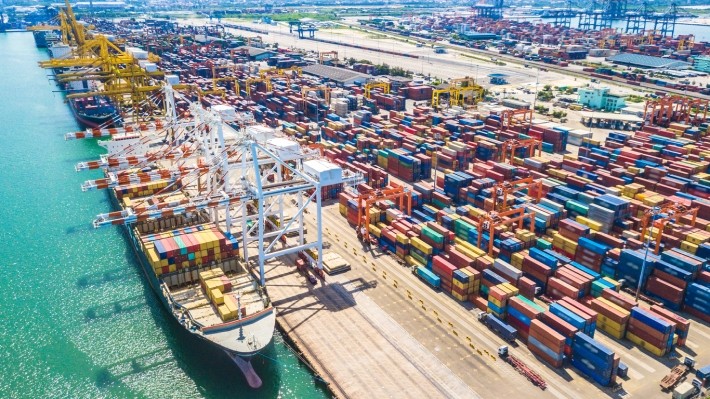 De ce Occidentul nu poate tăia legăturile cu cel mai mare exportator din lume