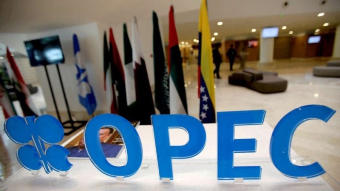 Prinși în menghina NATO – OPEC