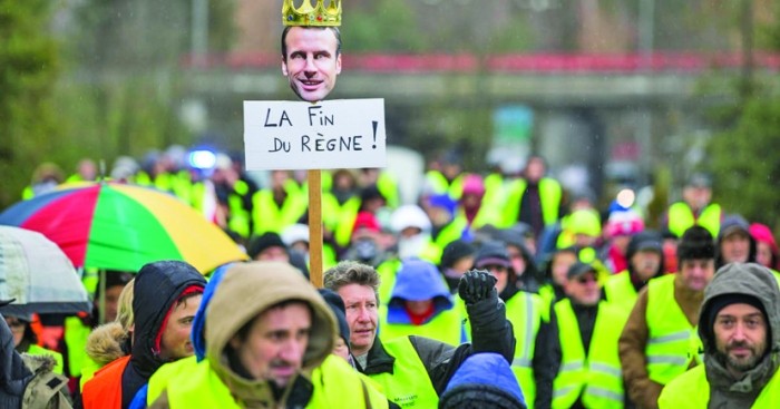 Spărtură în lumea occidentală.Vine Revoluția în Franța?