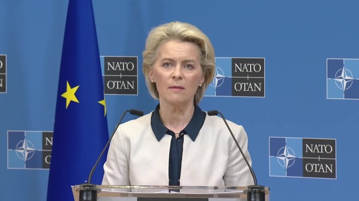 UE are un război la graniță, dar Bruxelles-ul se ocupă cu bârfa. Ce să caute „doamna Ursula” la șefia NATO?