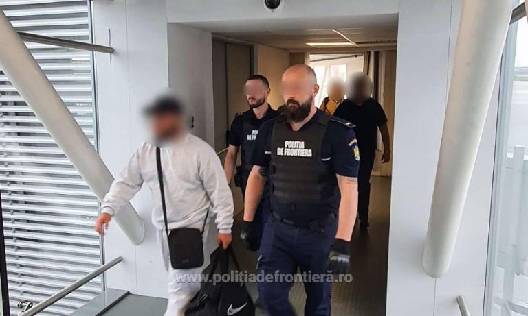 Român acuzat de omor, adus sub escortă americană pe Aeroportul Otopeni – FOTO