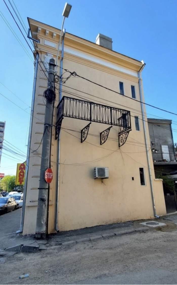 Cel mai inutil balcon din lume e la Brăila: fără uşă de acces, fără podea. Dorel a dat lovitura din nou?